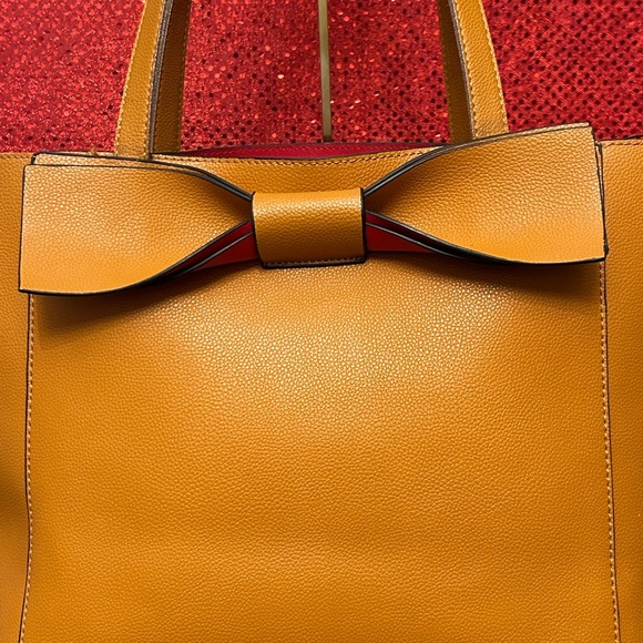 Elegant Mustard Tote Bag with Bow Accent - Picture 12 of 15
